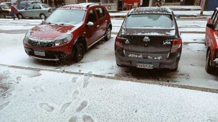 Nesvakidašnji fenomen: Olujno nevreme i sneg u Aleksandriji zadali nevolje (VIDEO)