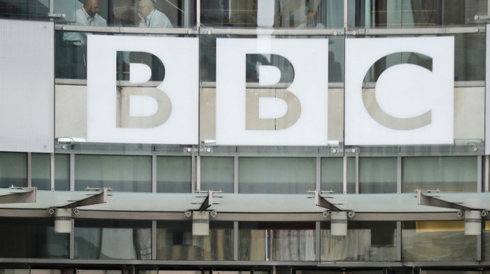 BBC se žalio Eplu: Veštačka inteligencija napravila lažnu vest