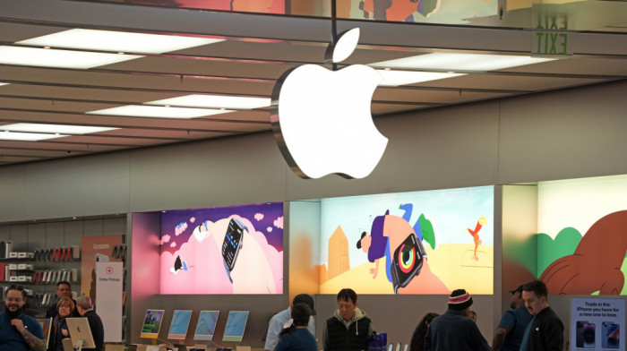 Apple i dalje kaska za konkurencijom u segmentu glasovnih asistenata: Predstavljanje nove Siri ponovo odloženo za 2026.