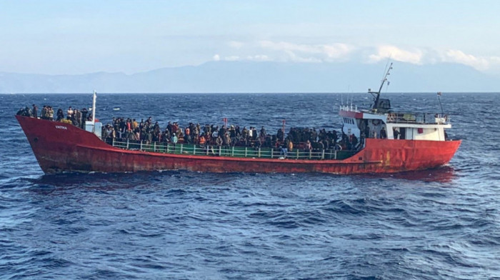 Grčka obalska straža: Za vikend više od 500 migranata stiglo na Krit