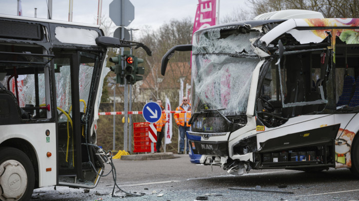 U sudaru dva autobusa na auto-putu kod Splita povređeno 12 osoba