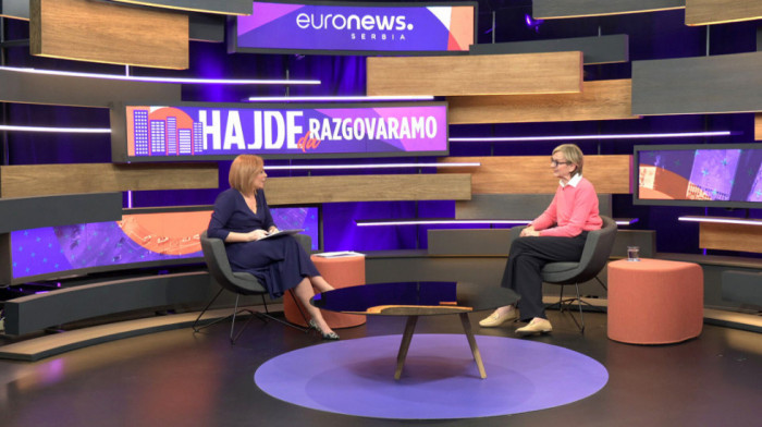 Izložba "Zlatni pesak" u Domu vojske: Momo Kapor kroz crteže i slike – duboka emotivna povezanost