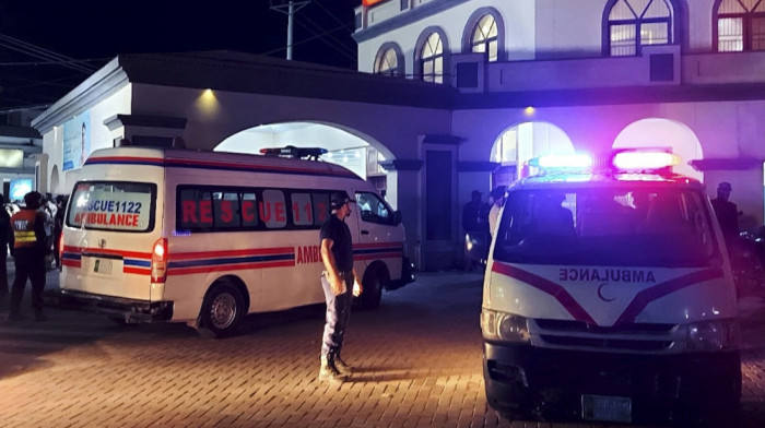 Bombaški napad na školski autobus u Pakistanu: Poginulo najmanje četvoro dece, povređeno 38 osoba